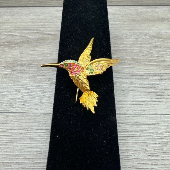 Jewelry - Gold Tone Hummingbird Brooch with‎ Multicolor Accents